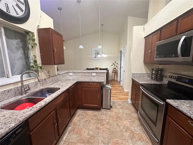 kitchen featuring stainless steel appliances, hanging light fixtures, light wood-type flooring, lofted ceiling, and kitchen peninsula