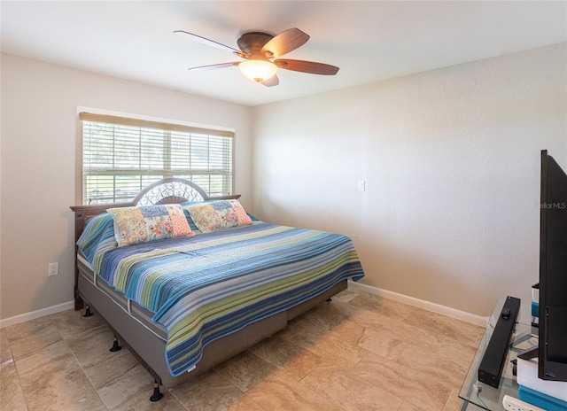 bedroom with ceiling fan