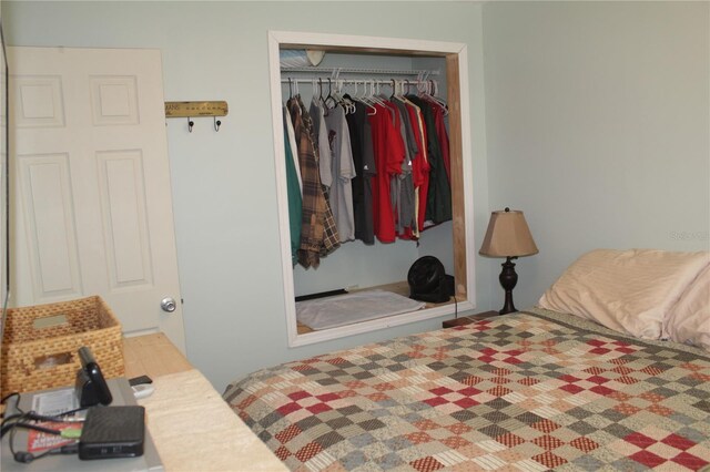 bedroom featuring a closet