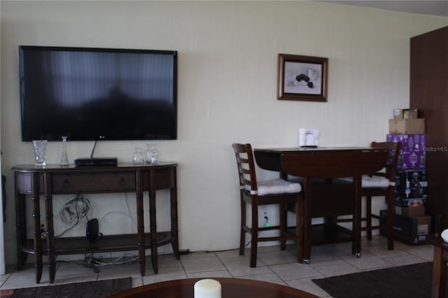 dining room featuring light tile patterned floors