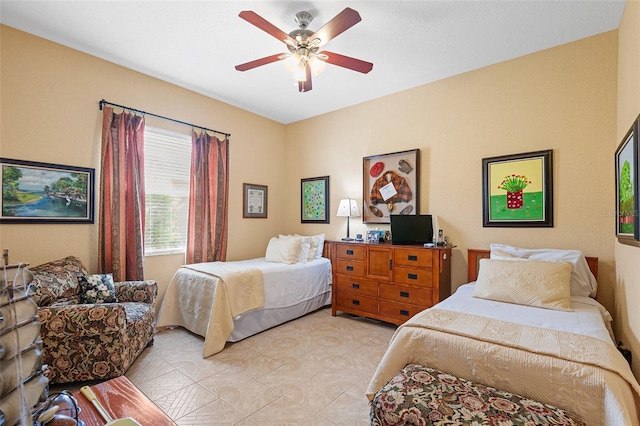 bedroom with ceiling fan