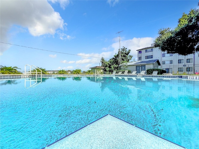 view of swimming pool