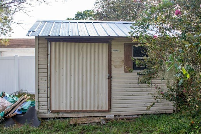 view of outbuilding