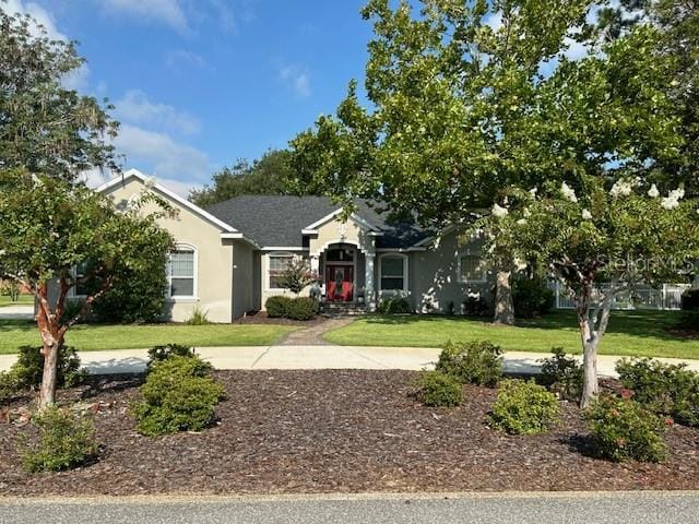 view of front of property with a front yard