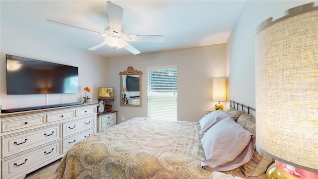 bedroom with ceiling fan