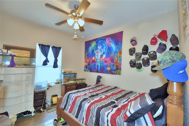 bedroom with ceiling fan