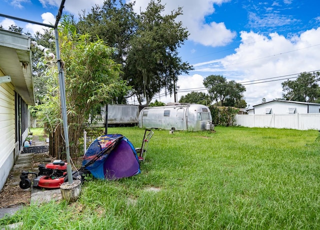 view of yard with a shed