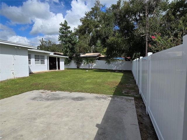 view of yard with a patio