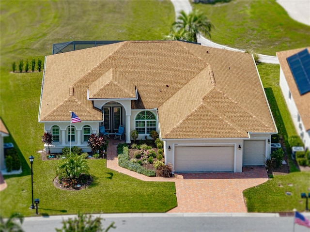 view of front facade with a front lawn