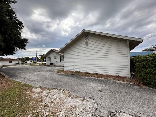 121 Bates Ave SE, Winter Haven, FL 33880 - view of home's exterior