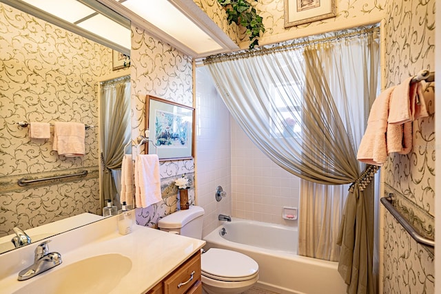 full bathroom featuring shower / tub combo with curtain, vanity, and toilet