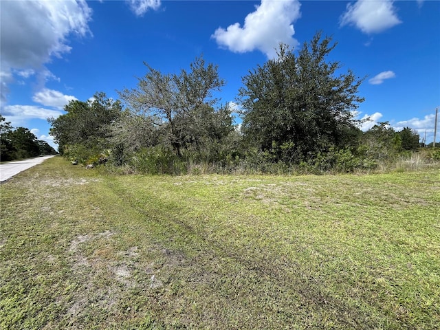 Listing photo 2 for 2 El Dorado Dr, Indian Lake Estates FL 33855