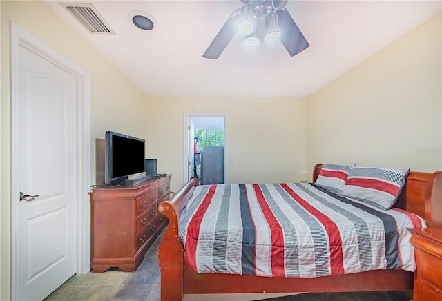 bedroom with ceiling fan