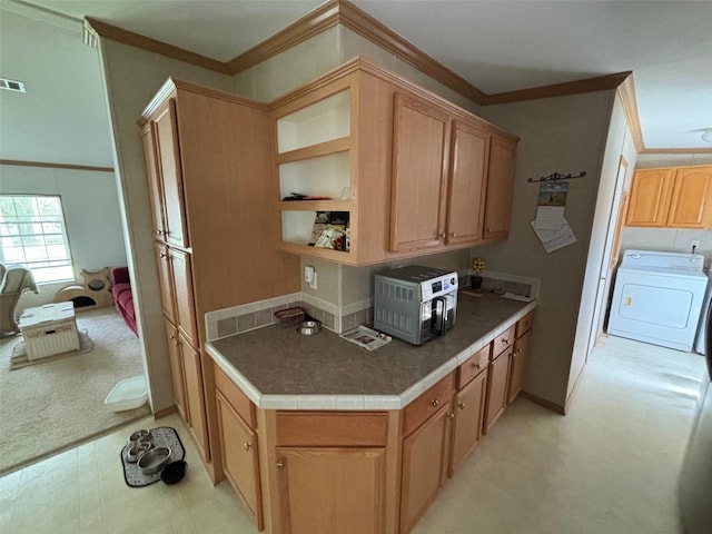 kitchen with crown molding