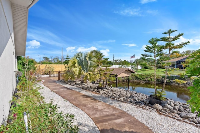 view of yard featuring a water view