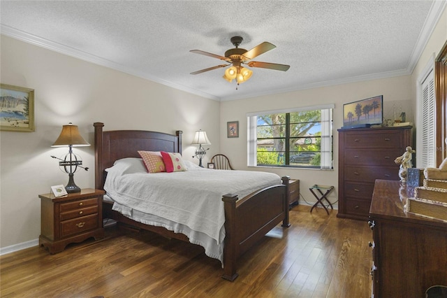 bedroom featuring ceiling fan, crown molding, a textured ceiling, and dark hardwood / wood-style floors