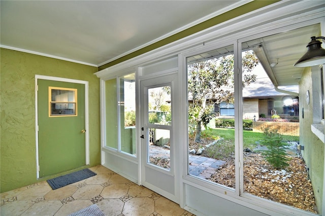 doorway with crown molding