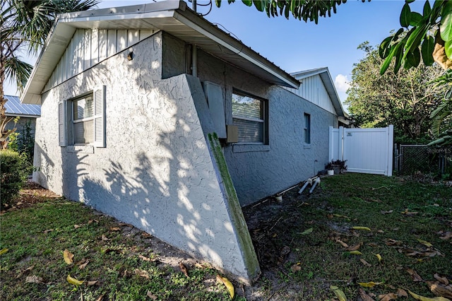 view of property exterior