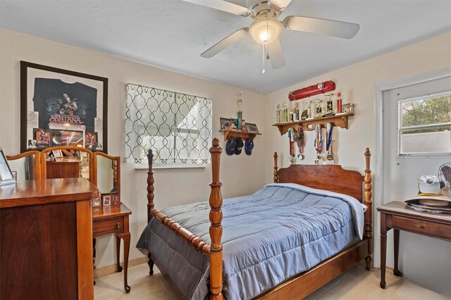 bedroom with ceiling fan