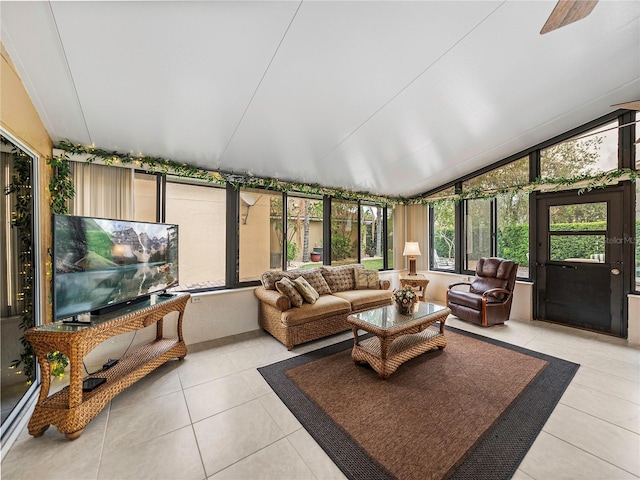 sunroom with lofted ceiling