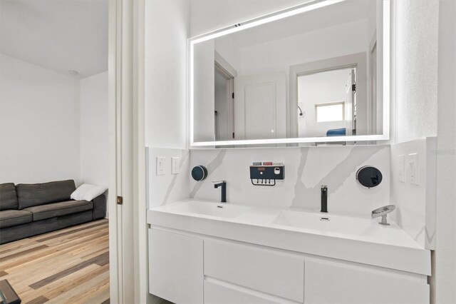193 Stargrass Dr, Auburndale, FL 33823 - bathroom featuring double vanity