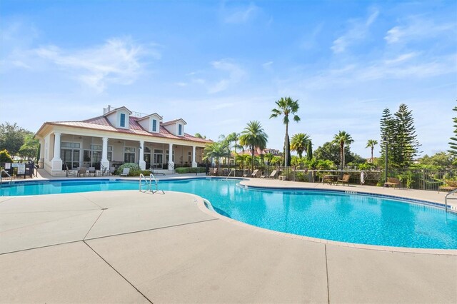 193 Stargrass Dr, Auburndale, FL 33823 - community pool with a patio area