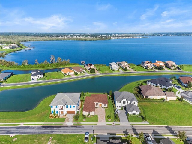 193 Stargrass Dr, Auburndale, FL 33823 - aerial view of residential area featuring a nearby body of water