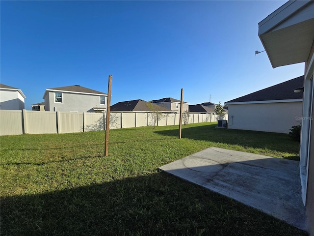 view of yard with a patio