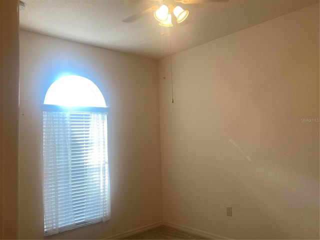 empty room with ceiling fan