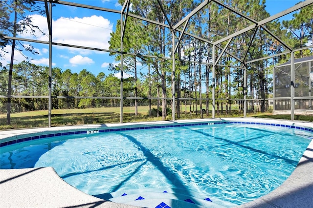 view of swimming pool