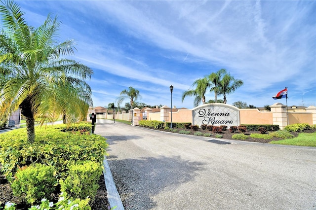 1644 Linz Ct, Winter Haven, FL 33884 - community / neighborhood sign with a gate and driveway