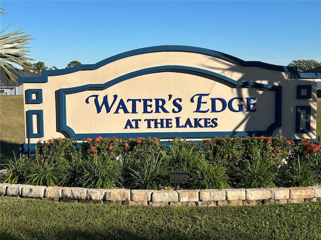 view of community / neighborhood sign