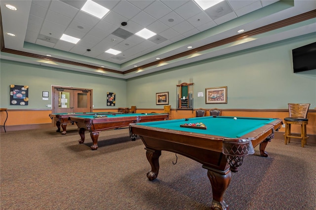 playroom with a drop ceiling, crown molding, carpet flooring, pool table, and a tray ceiling