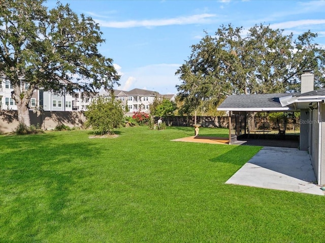 view of yard featuring a patio area