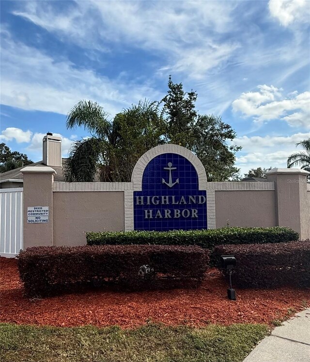 view of community / neighborhood sign