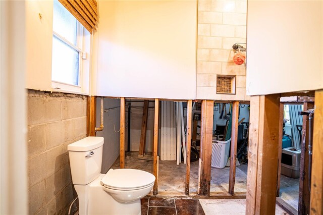 bathroom featuring toilet