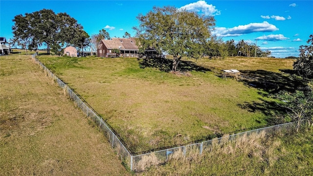 view of yard featuring a rural view