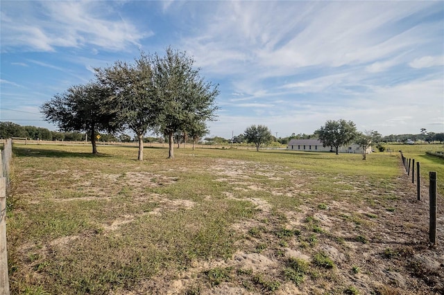 view of yard featuring a rural view