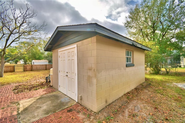 view of outbuilding