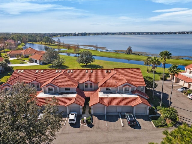 bird's eye view with a water view