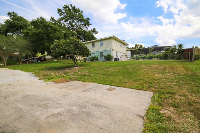 view of yard with a patio