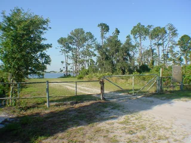 Listing photo 2 for 5100 Hammermill Ave, Lake Wales FL 33859