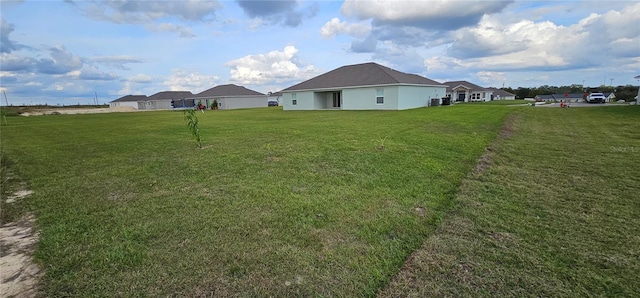 view of yard with a residential view