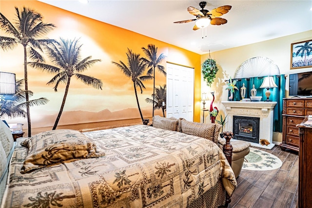 bedroom featuring a closet and ceiling fan