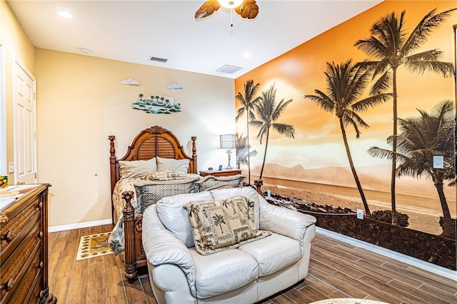 bedroom featuring ceiling fan