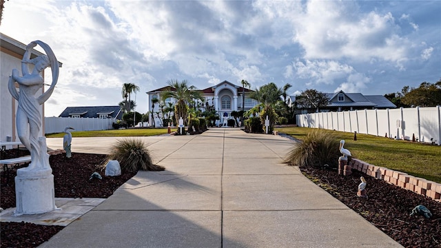 exterior space featuring a lawn