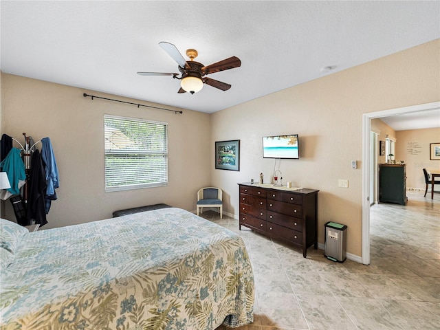 bedroom with ceiling fan