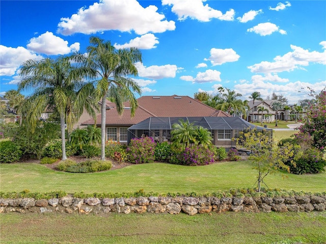 view of yard with a lanai