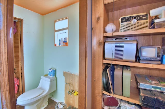 bathroom featuring toilet