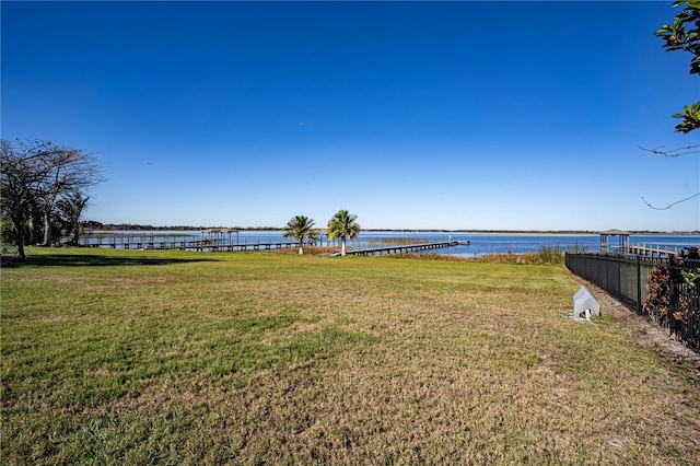 view of yard featuring a water view